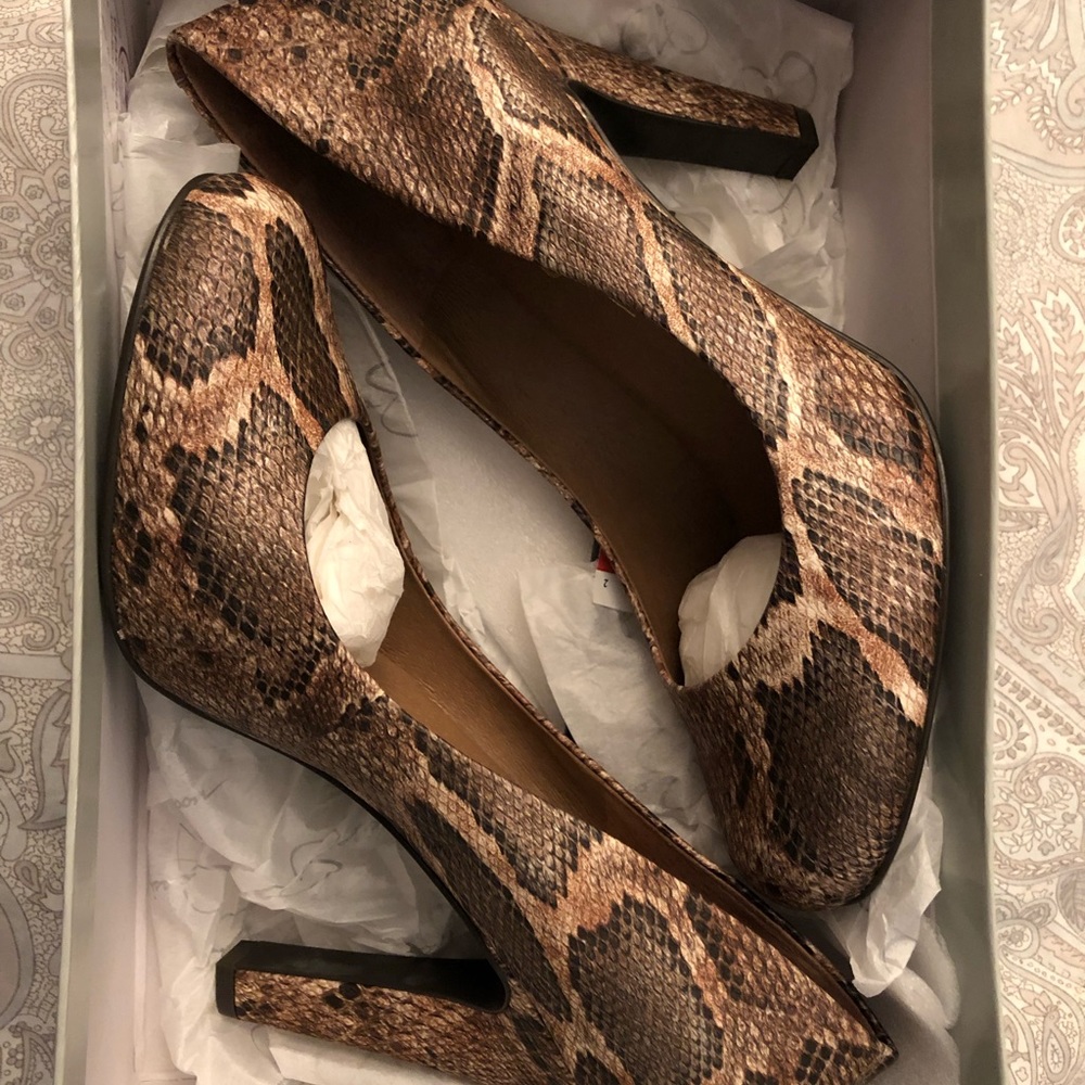 Jessica Simpson Pumps